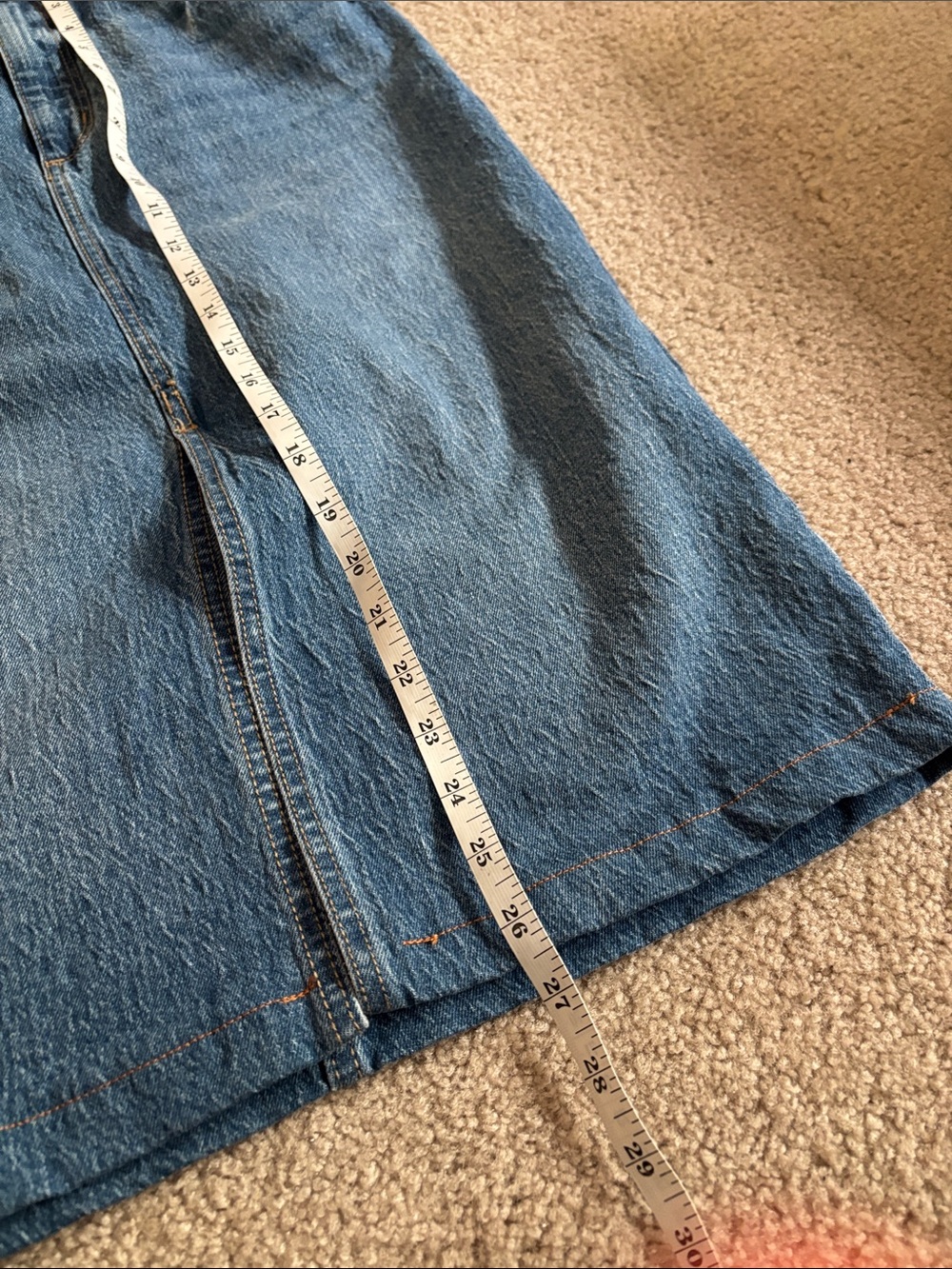 Universal Thread Classic Blue Denim Knee-Slit size 8 - Picture 6 of 6